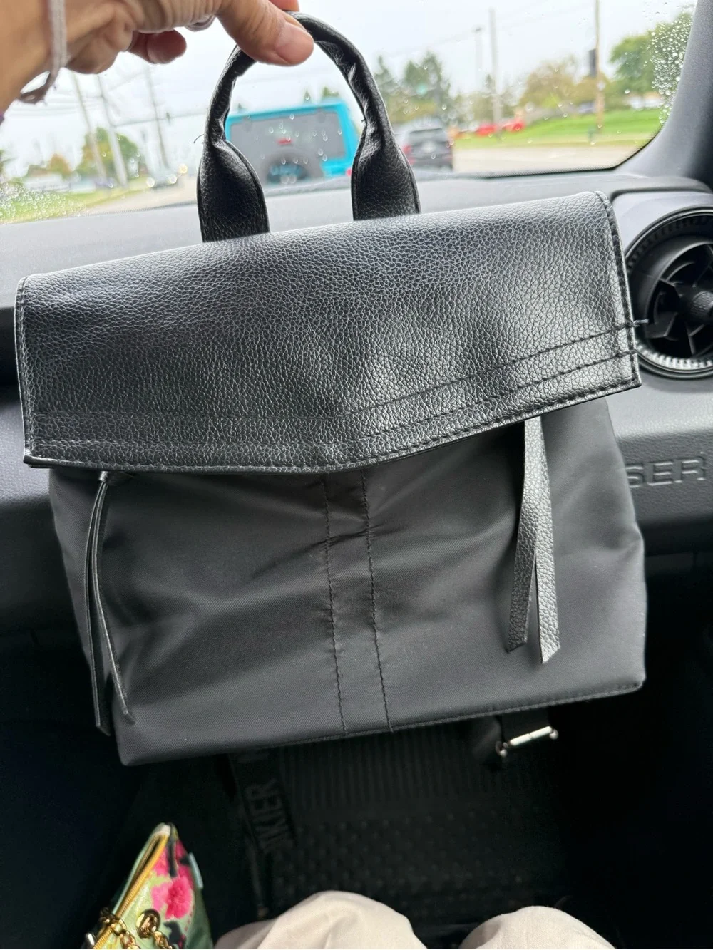 Botkier compact black
